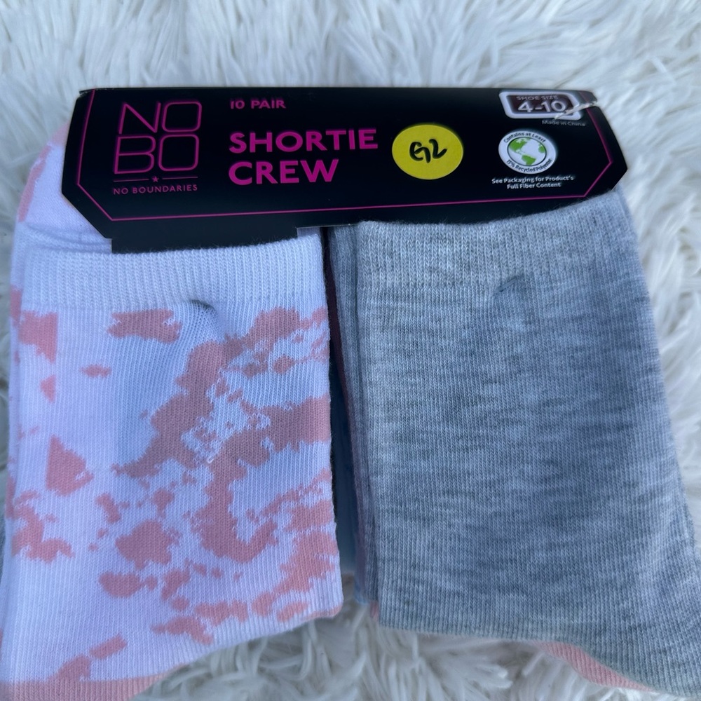 No Boundaries Pink and Gray Shortie Crew Socks size 4-10 New